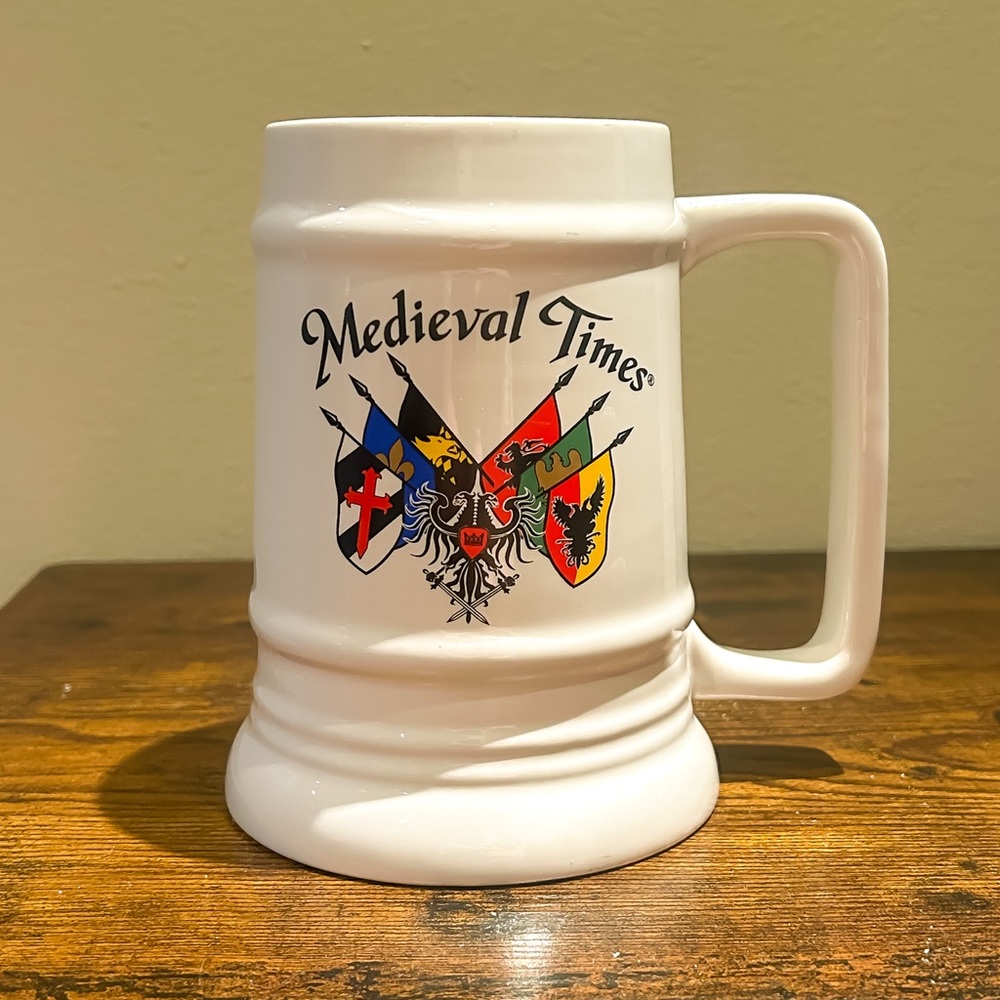 MEDIEVAL TIMES Ridiculously Large Beer Stein